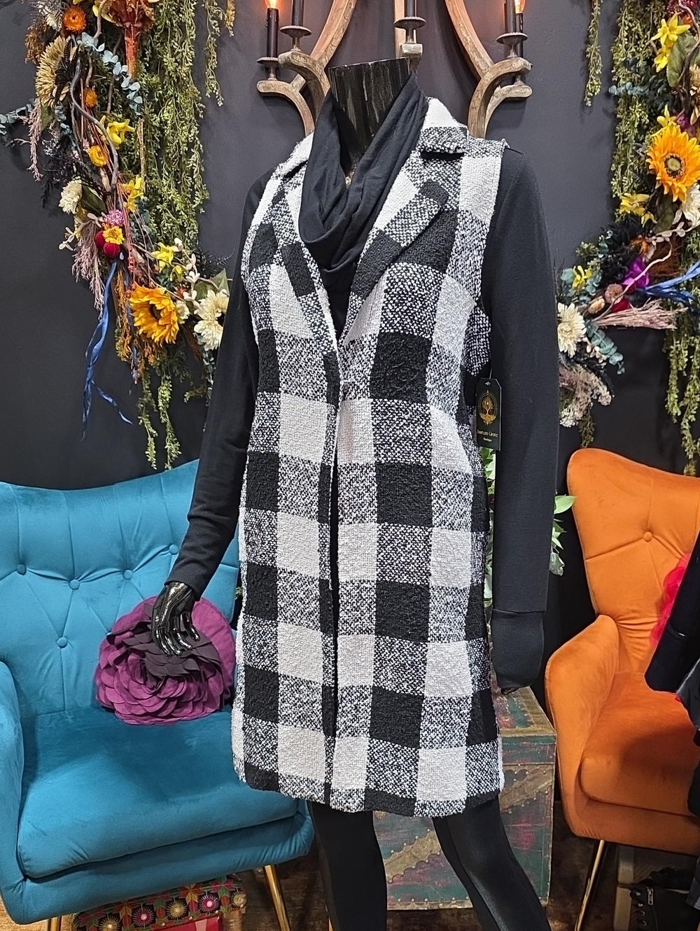 TCEC Black and White Checkered Embroidered Knit Long Vest